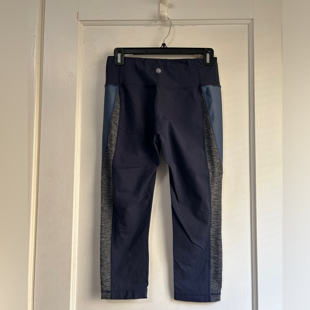 Women’s Athleta Capri leggings - Size Medium - Picture 2 of 4